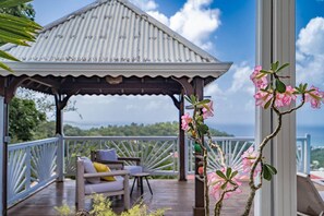 Terrace/patio - Palmier Rouge - Three Bedroom Villa, Sleeps 6 (Sainte-Luce)