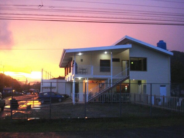 Front of property - evening/night - Hotel Valle Verde (Santa Maria)