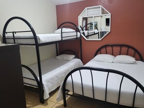 Desk, soundproofing, iron/ironing board, free WiFi - Hotel Valle Verde (Santa Maria)