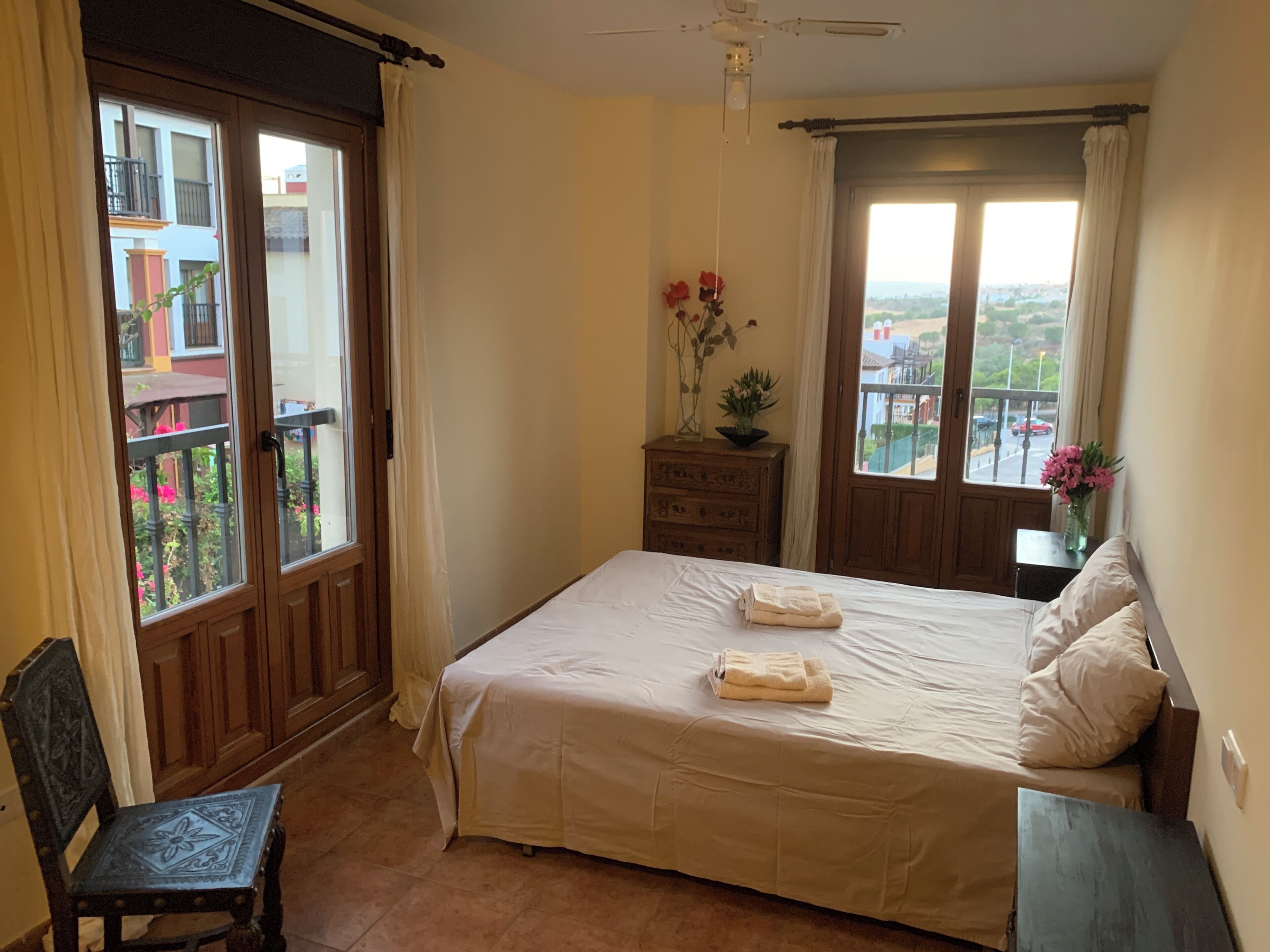 2 slaapkamers, beddengoed, rolstoeltoegang