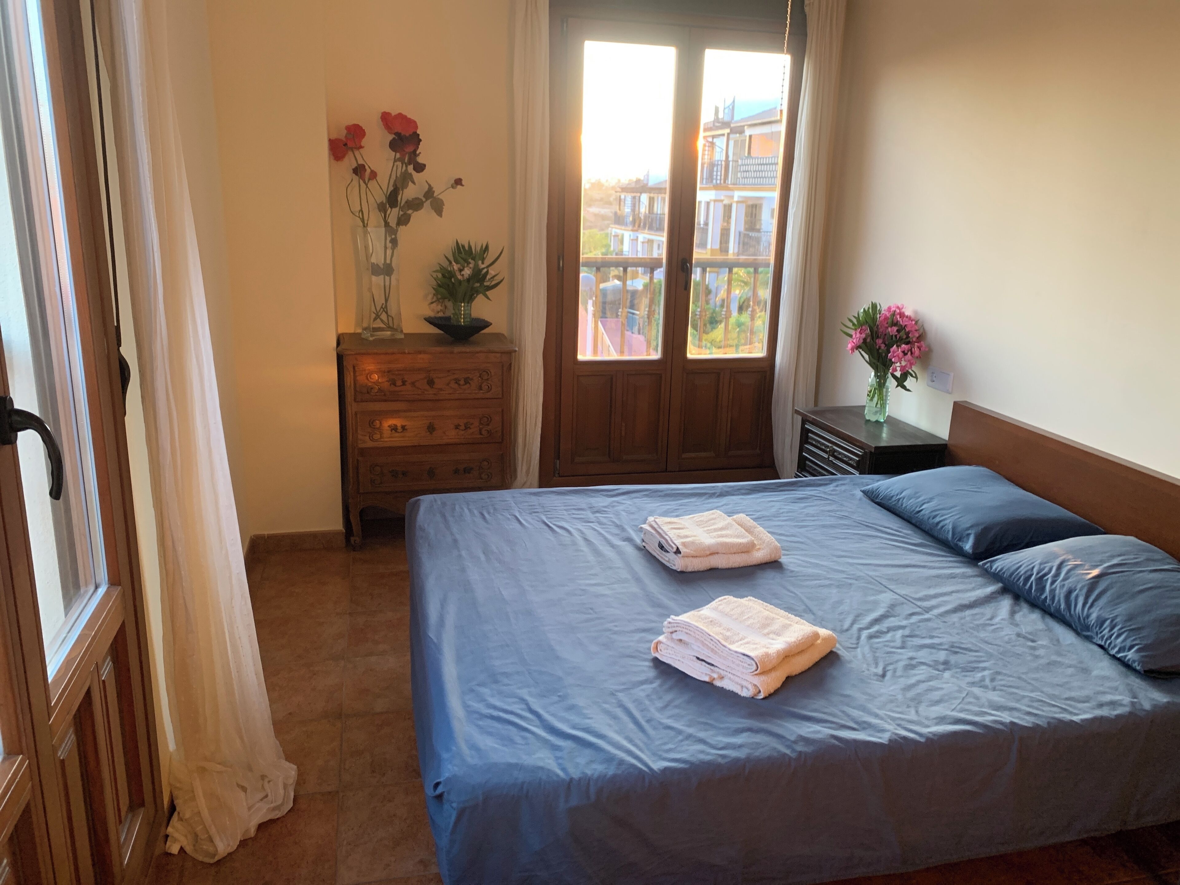 2 chambres, draps fournis, accès pour personnes à mobilité réduite