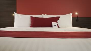 Executive Studio Suite, 1 King Bed | 1 bedroom, premium bedding, minibar, in-room safe