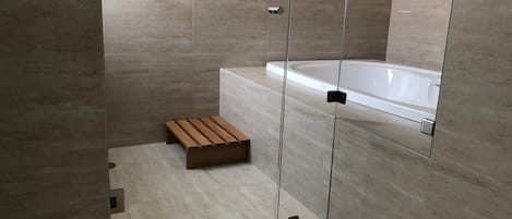 Gratis toalettartiklar, hÄrtork, handdukar och tvÄl