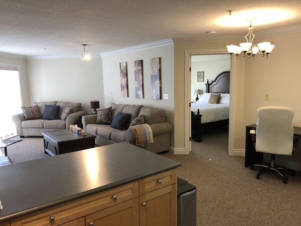 Interior - Last-minute Discounts! 2Bed 2Bath on the River - Convenient Central Location! (Fort McMurray)