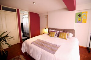 3 chambres, fer et planche à repasser, Wi-Fi, draps fournis