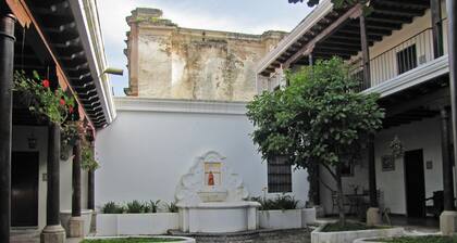 Casita Escondida
