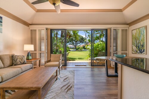 Rare find w/ 2 AC, 2 min walk to beach, Remodeled #151, ground floor! 