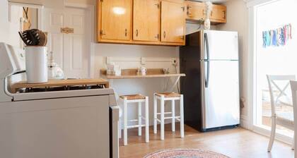 Cozy Apt Walkable to Shop, Eat & NYC Transport