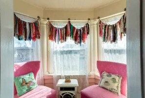 Interior - Cozy Apt Walkable to Shop, Eat & NYC Transport (Montclair)