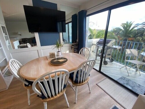 217W: Nicely remodeled condo w/ AC, VIEWS, pac'n'play, BBQ
