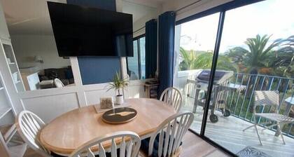 217W: Nicely remodeled condo w/ AC, VIEWS, pac'n'play, BBQ