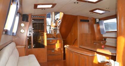 Serenity Boatel, standard cabin in San Juan