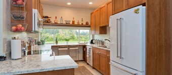 Private Beach Access, Quiet, Farm Setting, Secluded Nature Trails