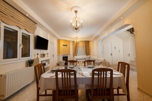 Villa, 3 camere da letto | Pasti in camera