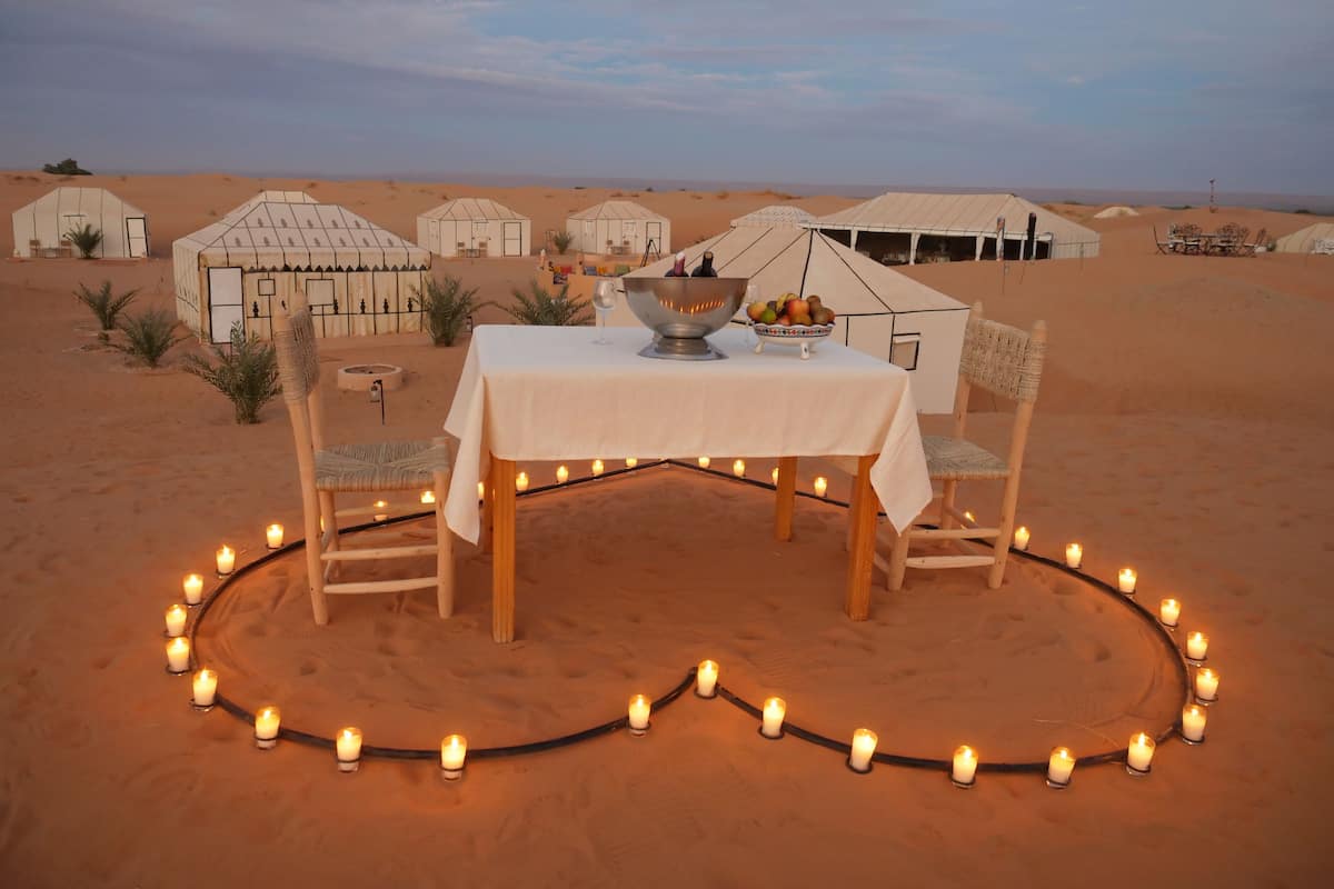 Honeymoon Tent, 1 King Bed | Living area