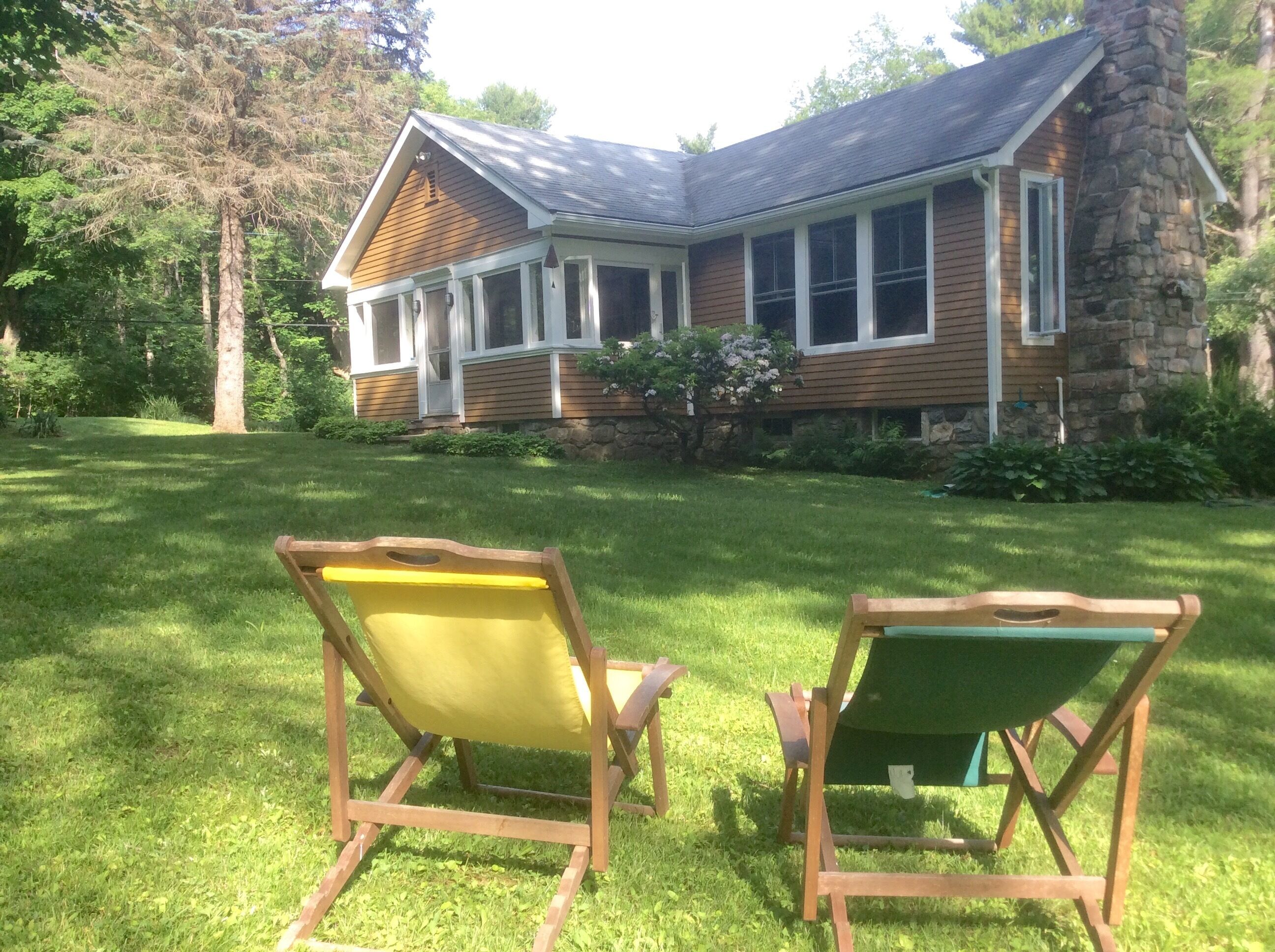 Relax, Read, Entertain, Or Walk To West Lake From Our Berkshire Home.