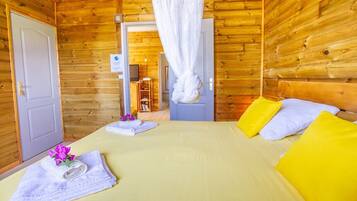 2 bedrooms, WiFi, bed sheets