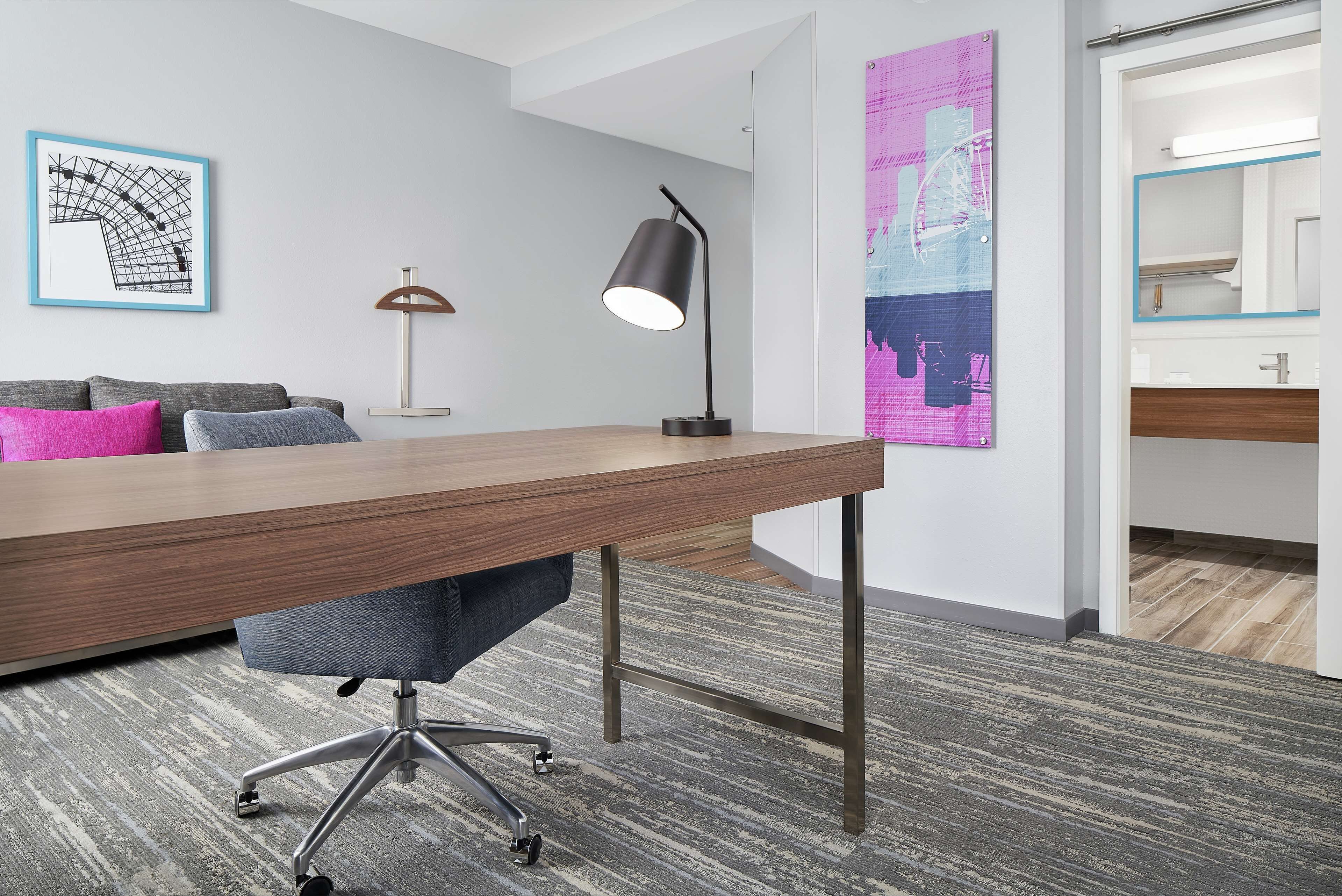 in-room safe, desk, laptop workspace, blackout curtains