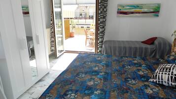 Panoramic Quadruple Room, Terrace, City View
