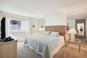 2 bedrooms, free Internet - XPLORIE ACTIVITIES & LINENS INCLUDED*! CAPRI 2BR/2BA condo with ocean and bay views! (Ocean City)
