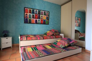 3 bedrooms, iron/ironing board, free WiFi, bed sheets