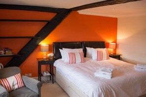 Superior Double Room | Blackout drapes, iron/ironing board, free WiFi, bed sheets - Bank House Hotel (King's Lynn)