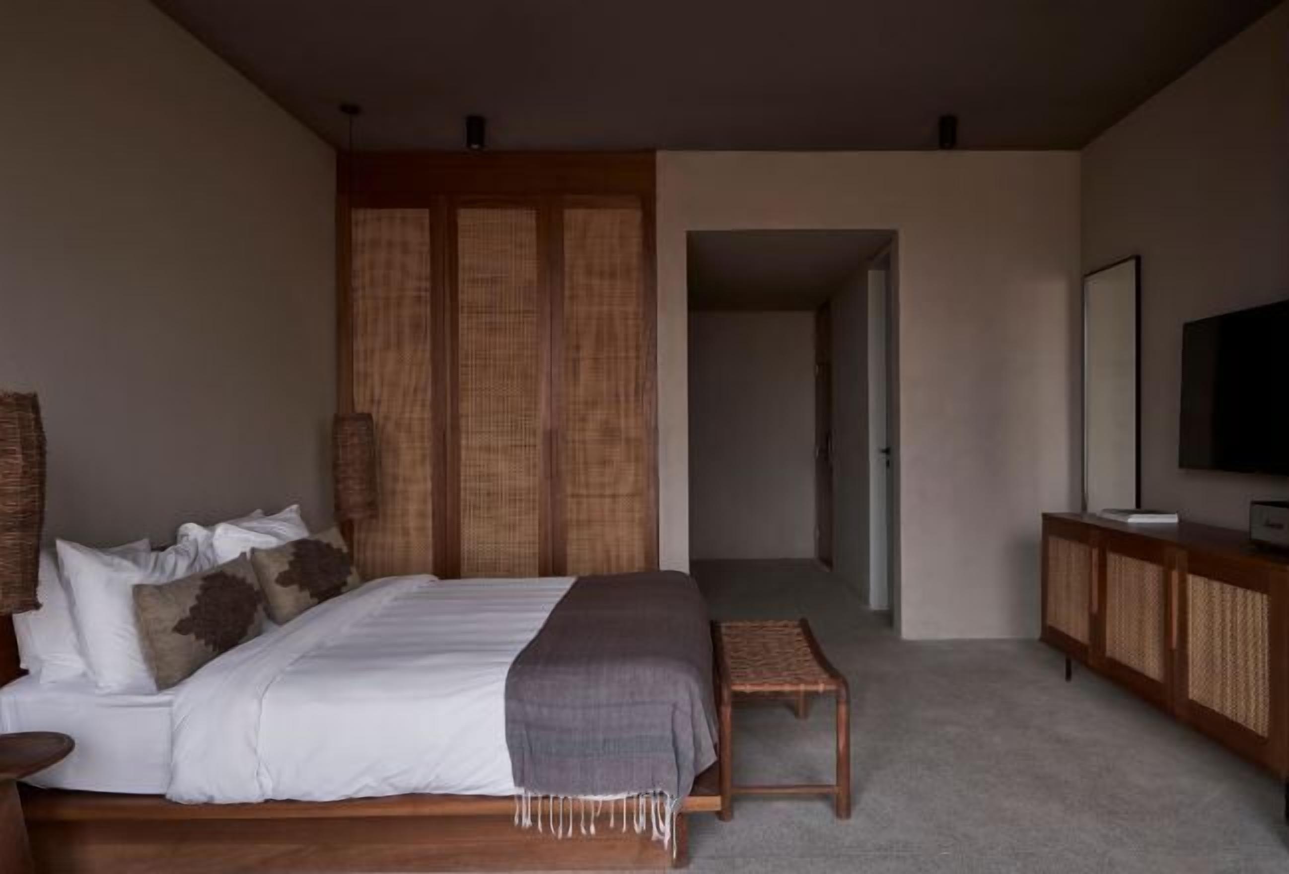 Minibar, una cassaforte in camera, Wi-Fi gratuito, lenzuola