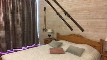 3 slaapkamers, een strijkplank/strijkijzer, wifi