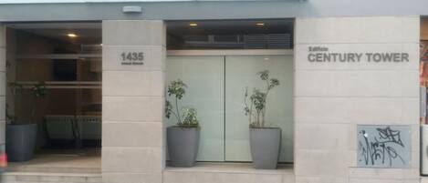 Entrée de l’hébergement