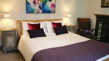 Double Room | Iron/ironing board, free WiFi, bed sheets