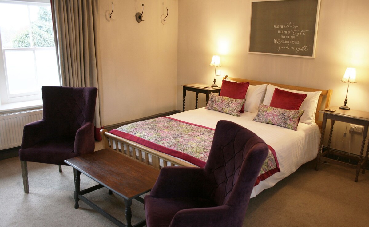 Room inside The Cross at Croscombe B&B