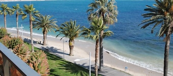 Apartment 2 Rooms + Terrace 10 m² -Front de Mer, Face Plage de Sable