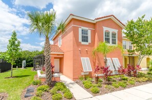 Townhome, 4 Bedrooms | Front of property