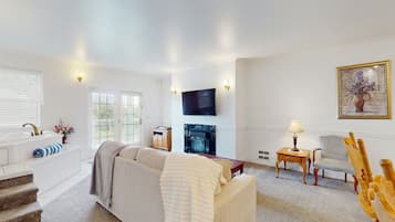 TV, fireplace, stereo