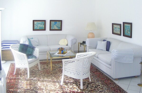 TV, stereo - spacious apartment with large south-facing terrace and garden use, wireless internet, telephone (Prerow)