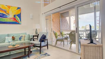 Smart-tv, dvd-afspiller, bordtennisbord