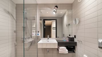 Basic Single Room, 1 Katil Kelamin (Double) | Bilik Mandi | Pengering rambut, tuala disediakan, sabun, syampu