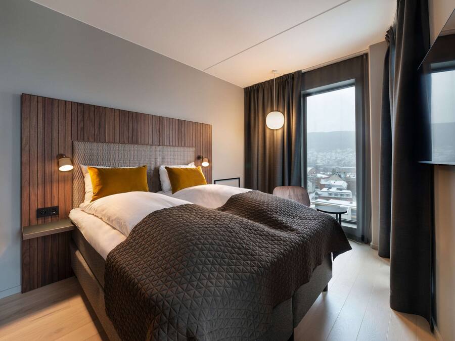 Desk, laptop workspace, soundproofing, bed sheets