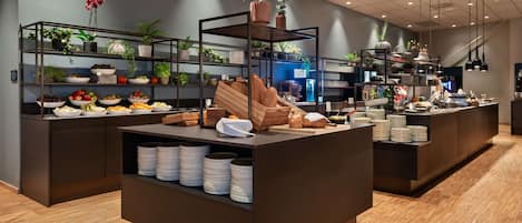 Free daily continental breakfast