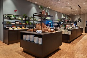 Desayuno continental incluido todos los días 