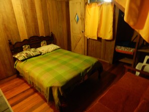 Mökki, 3 makuuhuonetta, oma kylpyhuone, jokinäköala | 3 makuuhuonetta, yksilöllisesti sisustettu, silitysrauta/-lauta