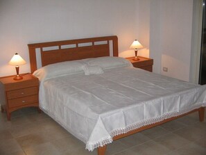 4 chambres, fer et planche à repasser, Wi-Fi, draps fournis