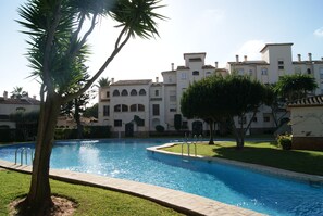 Unclassified image, 5 of 30, button