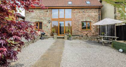 The Stables boasts a fantastic location, within the Forest of Dean.