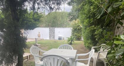 Apartamento de tres habitaciones en planta baja, a 1 minuto de la playa. Entre Cagliari y Villasimius.