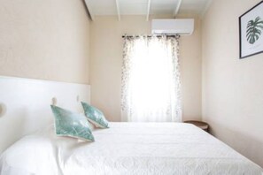 2 Schlafzimmer, Zimmersafe, Schreibtisch, Bügeleisen/Bügelbrett