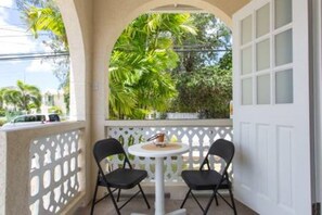 屋外ダイニングエリア