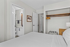 3 bedrooms, iron/ironing board, travel cot, free WiFi