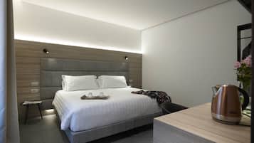 1 bedroom, premium bedding, down duvets, minibar