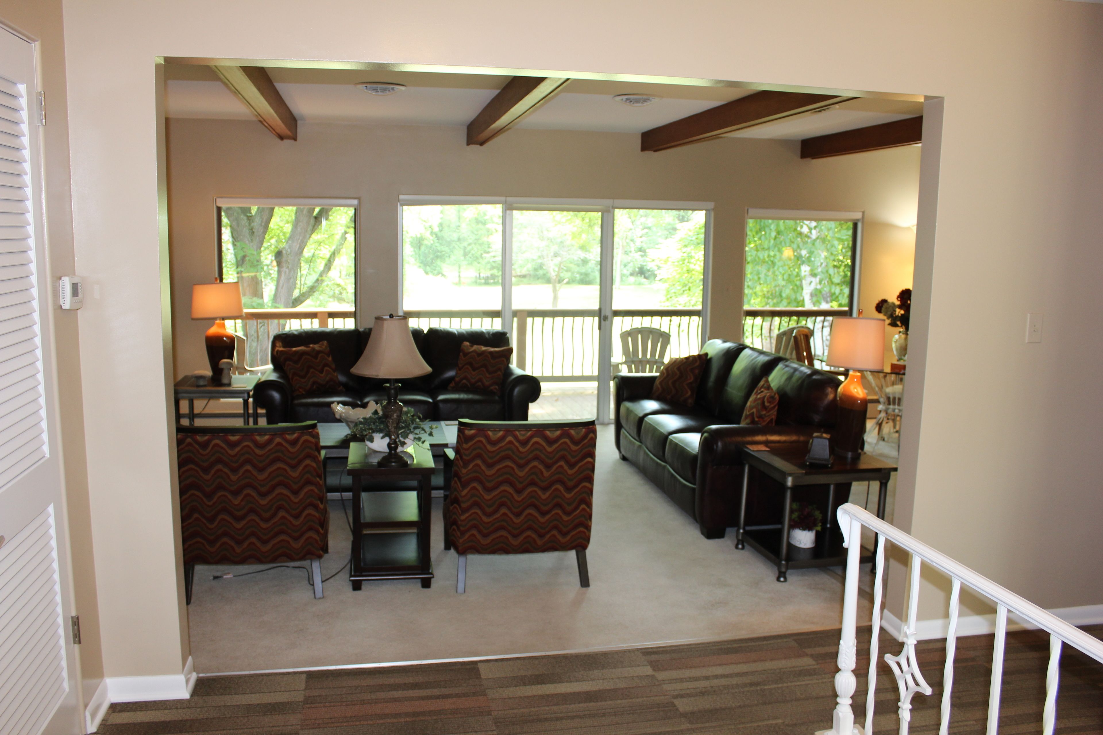 منزل تقليدي - عدة أسرّة - بمنظر للنهر | منطقة المعيشة | تلفزيون إل إي دي